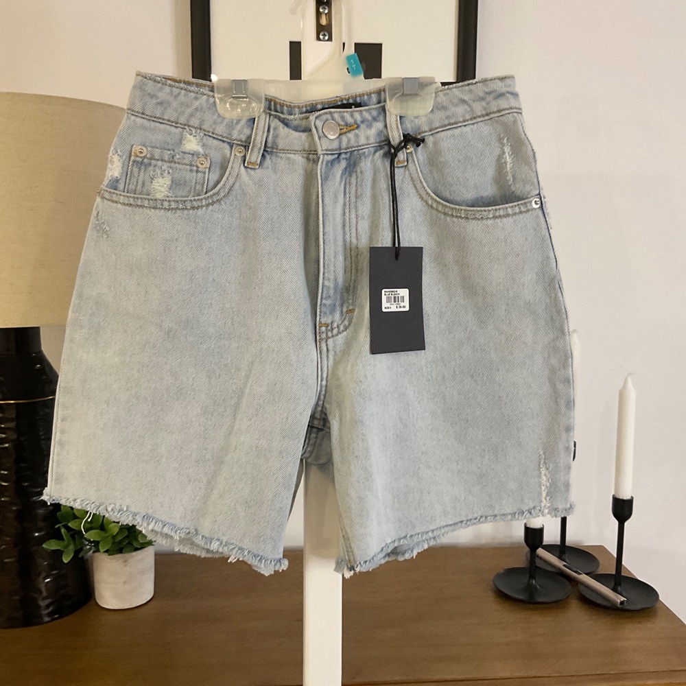 Glassons High Rise Boyfriend Fit Shorts Size 8 NWT